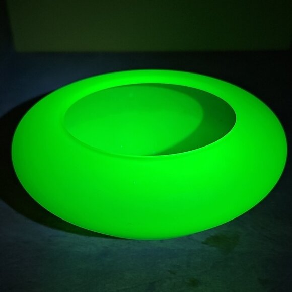 Uranium Tiffin Satin Green Glass Vase Bowl Geiger Confirmed, Amazing Piece! - Picture 4 of 16